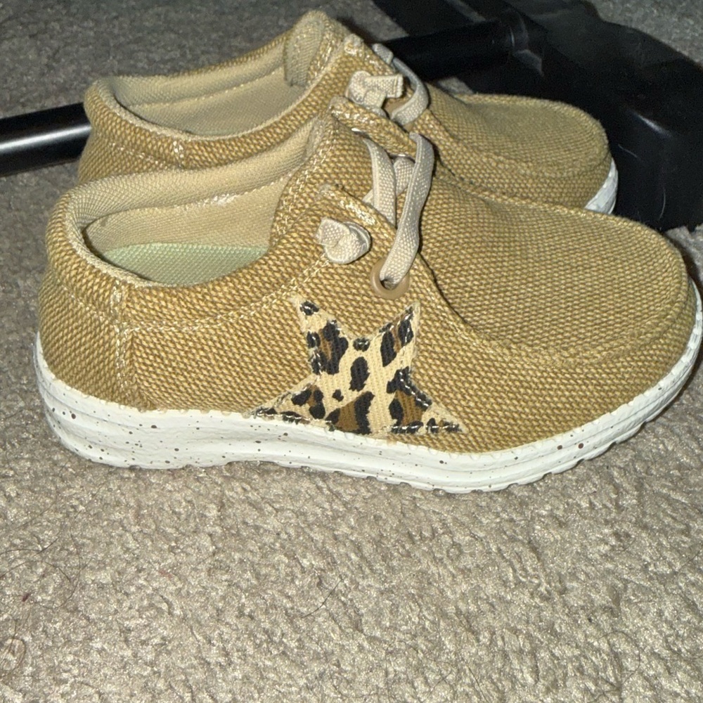 Roper Tan Kids Sneakers with Leopard Accent